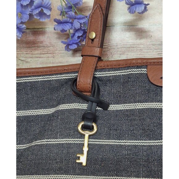 Fossil Gray White Striped Canvas Purse Bag Leather Trim & Adjustable Straps - Picture 2 of 9